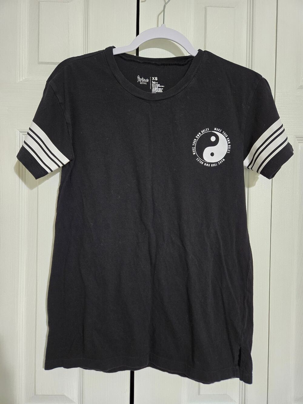 Flirtitude xs women's black graphic tshirt